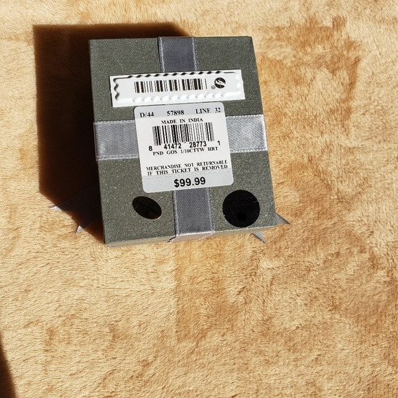 NIB💎 Gold Silver .1 cttw Diamond Heart Necklace - Picture 8 of 8